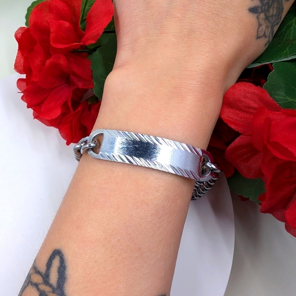 Hong Kong Signed Silver Thick and Large ID Plate Vintage Bracelet - Picture 1 of 5
